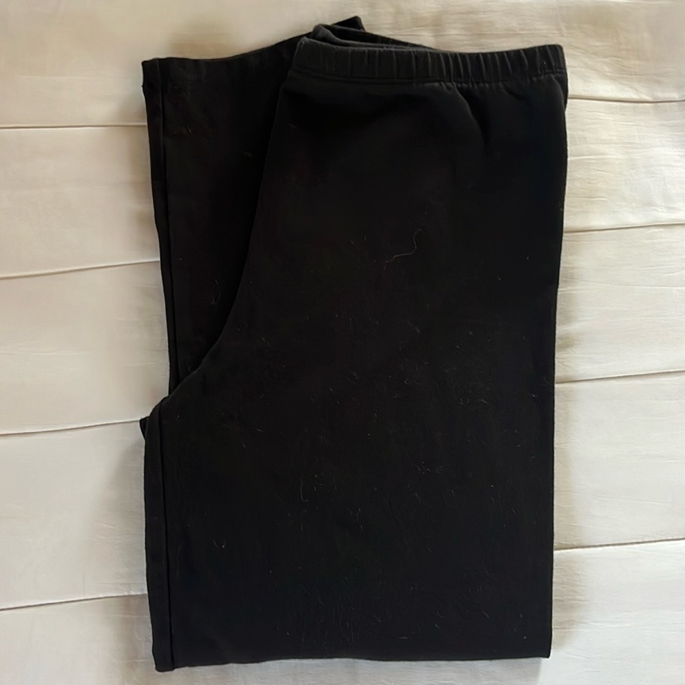 Simply Vera Vera Wang black capri leggings